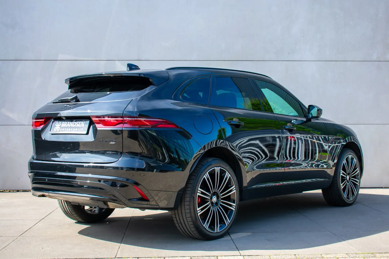 Jaguar F-Pace 2.0 P400e PHEV R-Dynamic Black Pano-ACC-Meridian-T Noir - 2