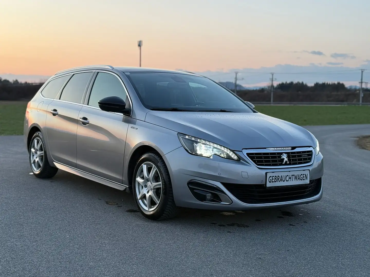 Peugeot 308 SW 1.6 BlueHDi GT Line Grau - 1