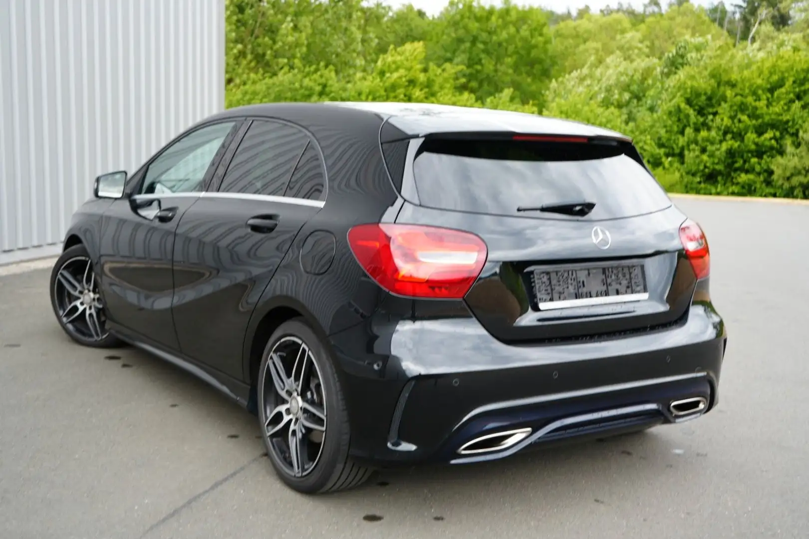 Mercedes-Benz A 180 BlueEfficiency AMG Sport/Kamera/gepflegt Noir - 2