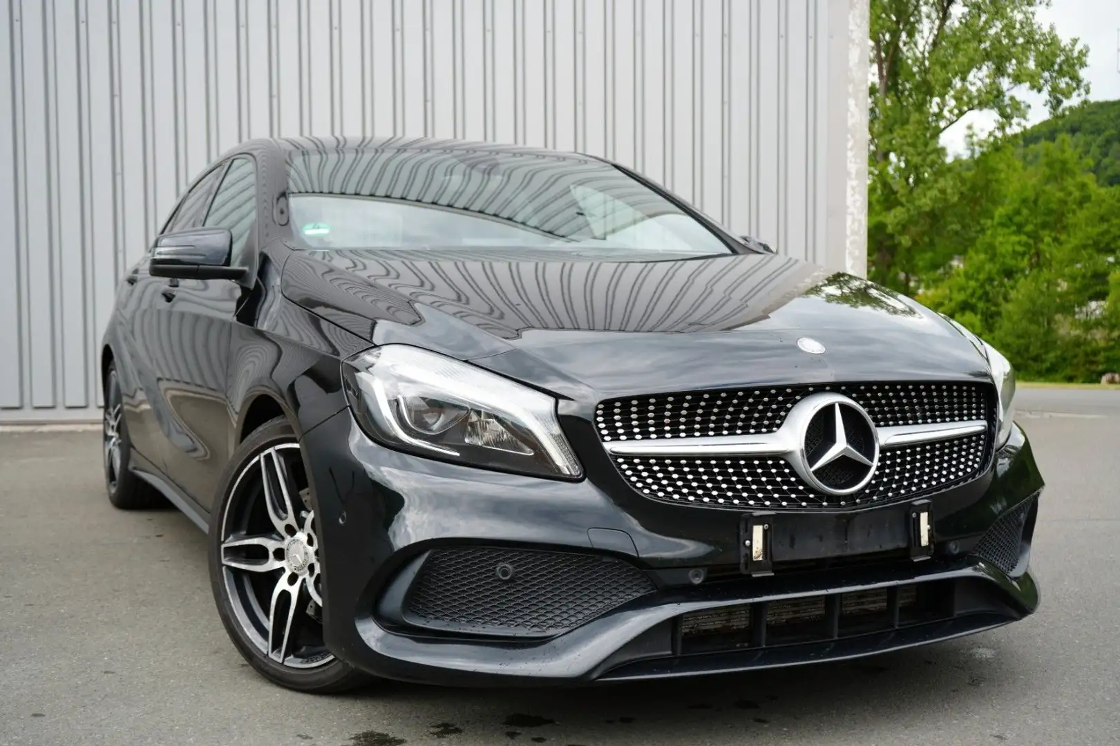Mercedes-Benz A 180 BlueEfficiency AMG Sport/Kamera/gepflegt Noir - 1