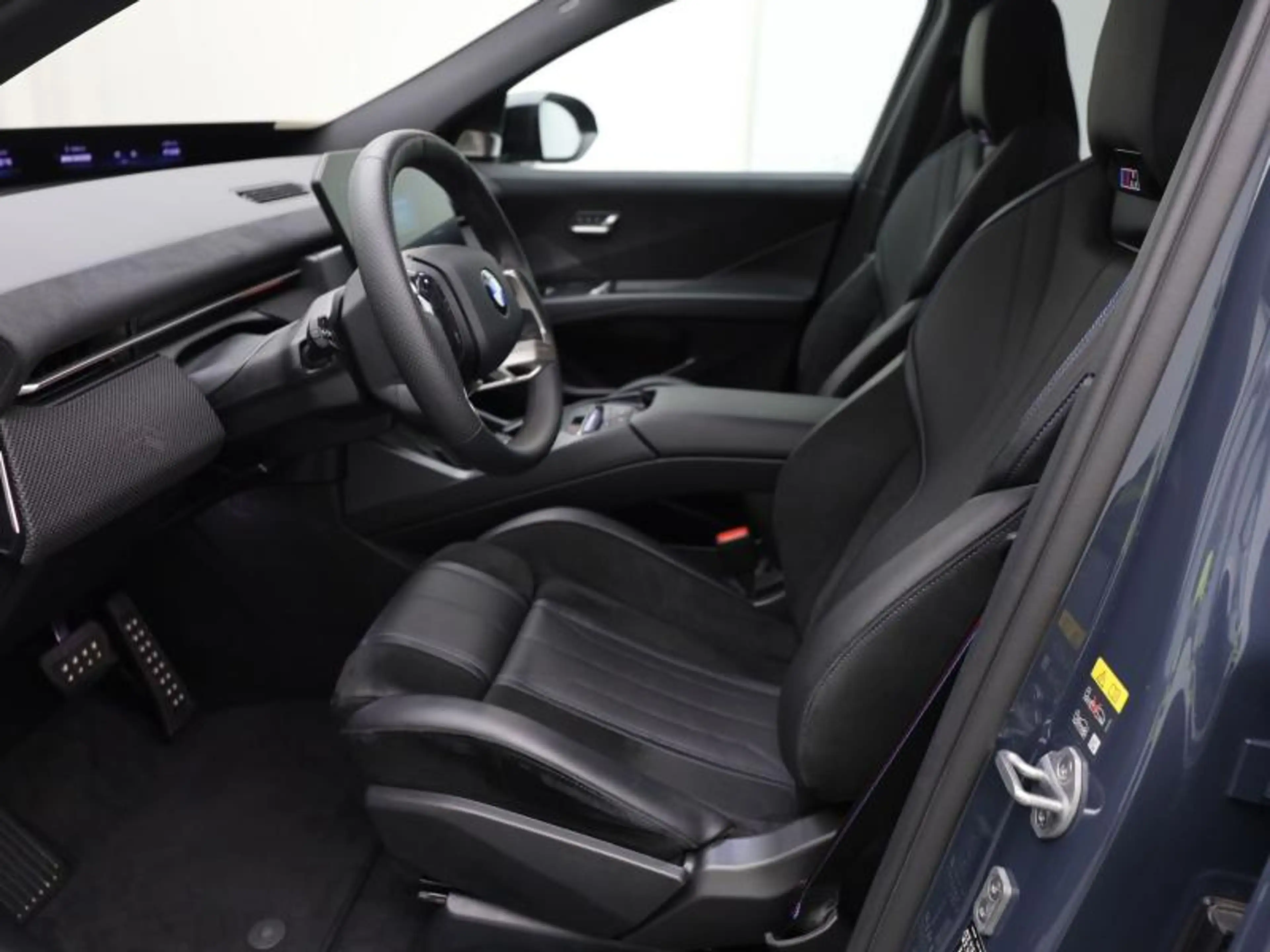 BMW iX3 50 XDRIVE - M SPORT PRO - PANODAK — photo 6