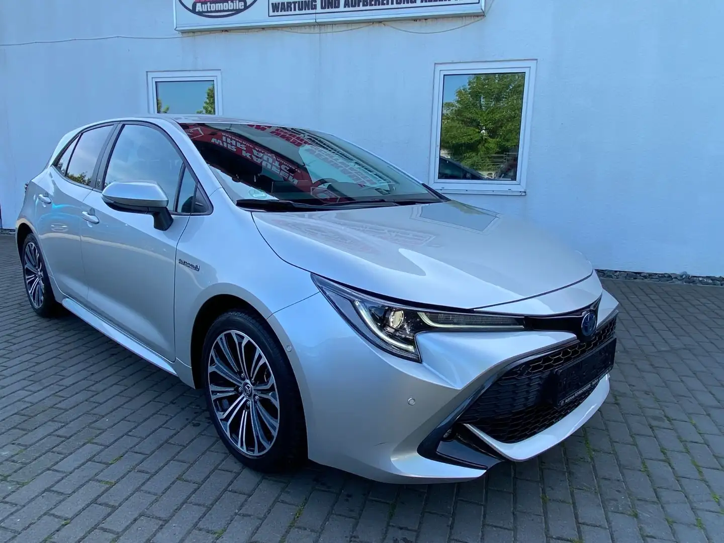 Toyota Corolla 1.8 Hybrid Team D / NAVI/ EURO6/ 5.türig Zilver - 1
