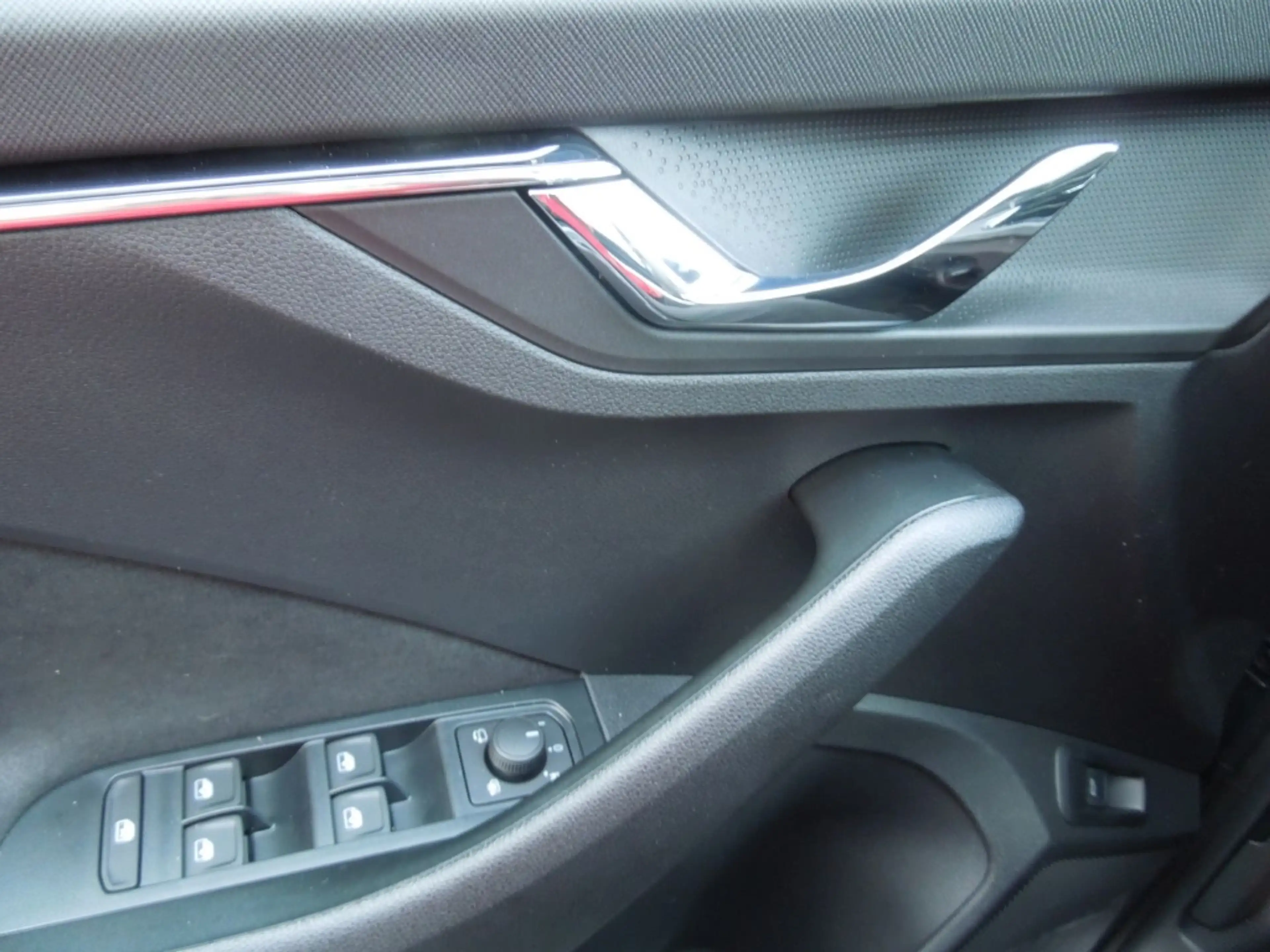 Skoda Scala 1.5TSI DSG Premium/LED/Navi/Sitzheizung — photo 8