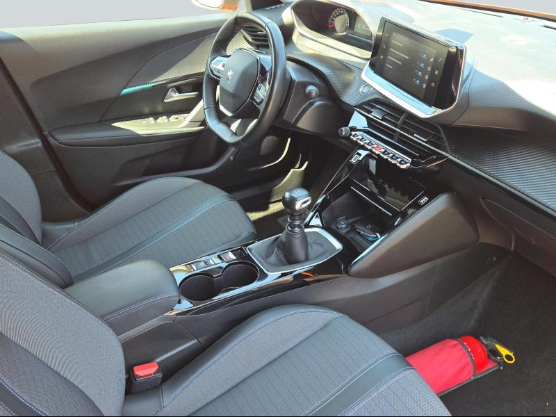 Peugeot 2008 Allure 1.2i 130pk - Carplay - LED - PDC — photo 2