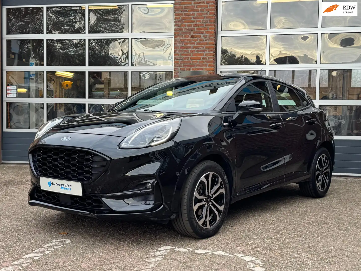 Ford Puma 1.0 EcoBoost Hybrid ST-Line, Navi, camera, keyless Zwart - 1