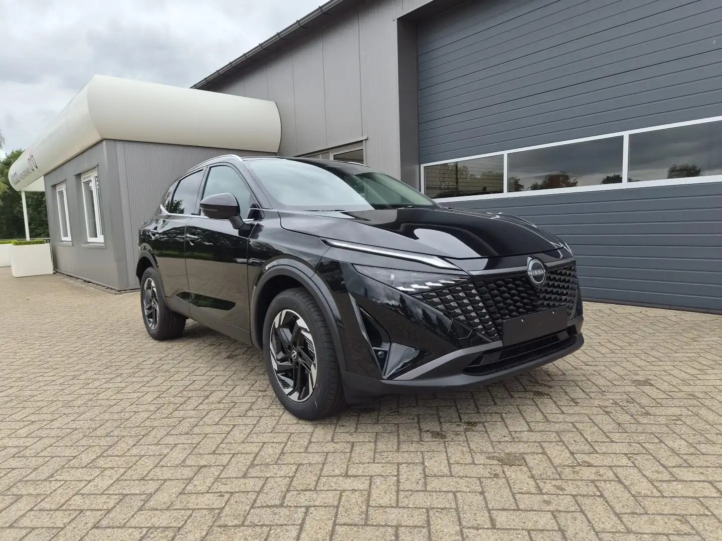 Nissan Qashqai 1.3 DIG-T MHEV 158 PS X-Tronic N-Connecta Teil-... Schwarz - 1