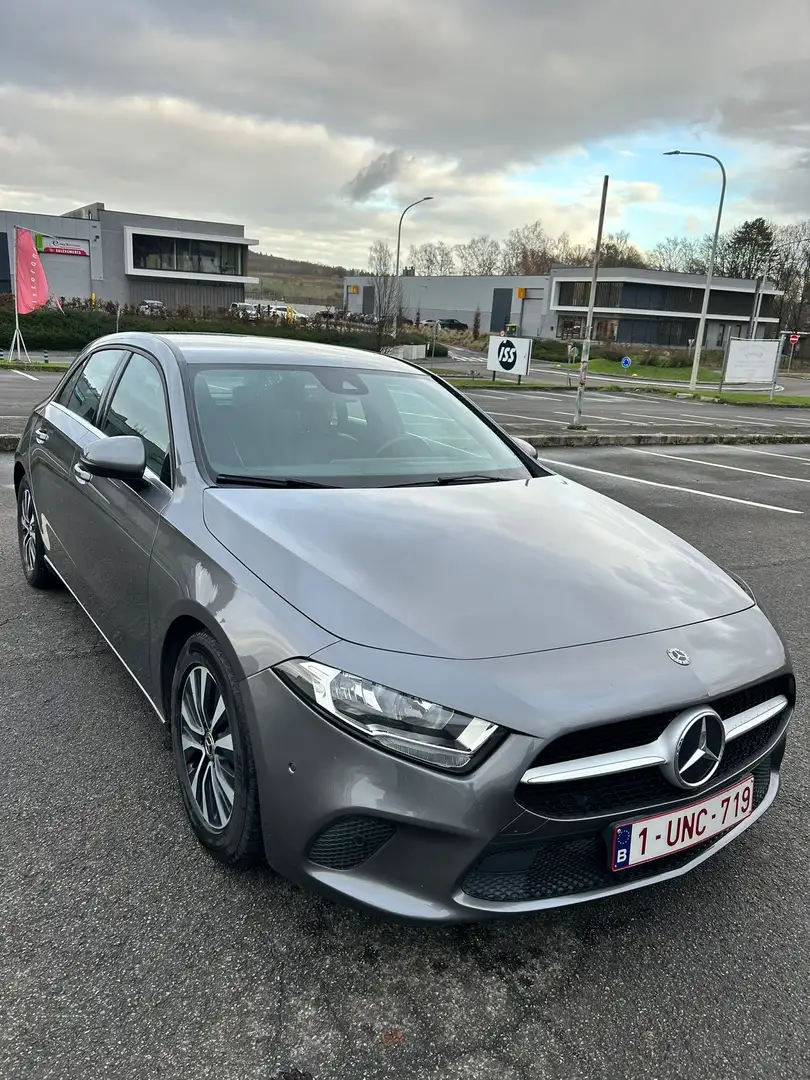 Mercedes-Benz A 180 Business Solution Gris - 1