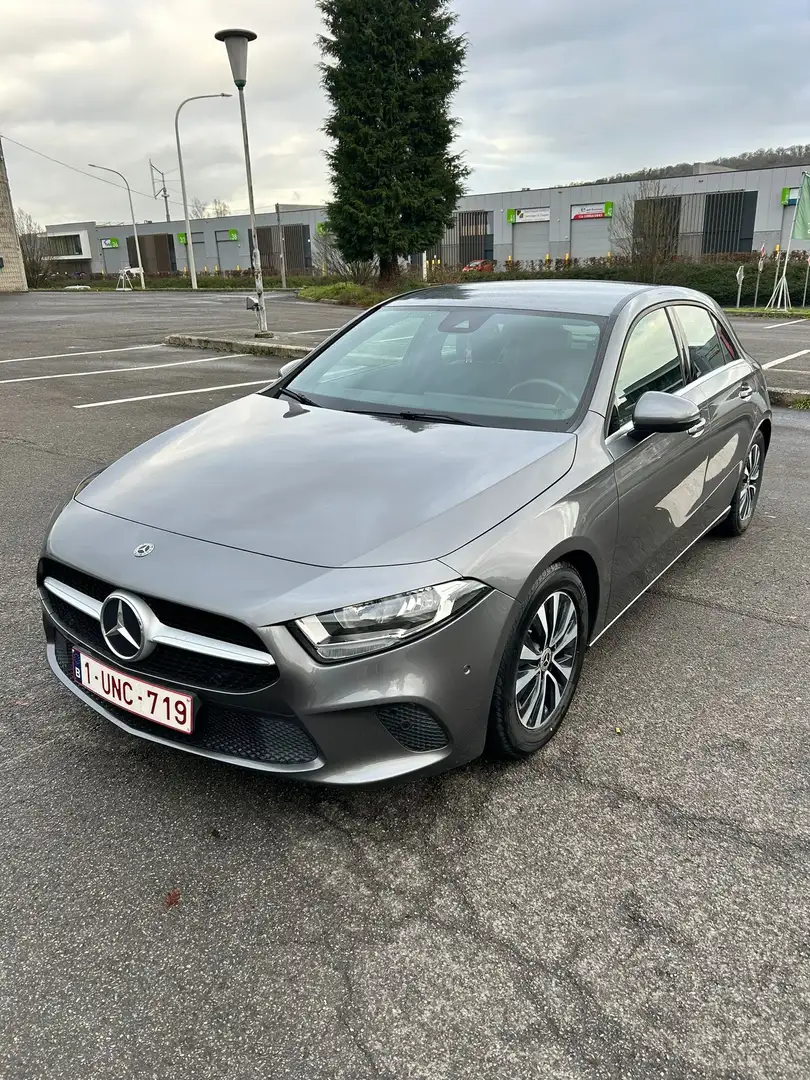 Mercedes-Benz A 180 Business Solution Gris - 2