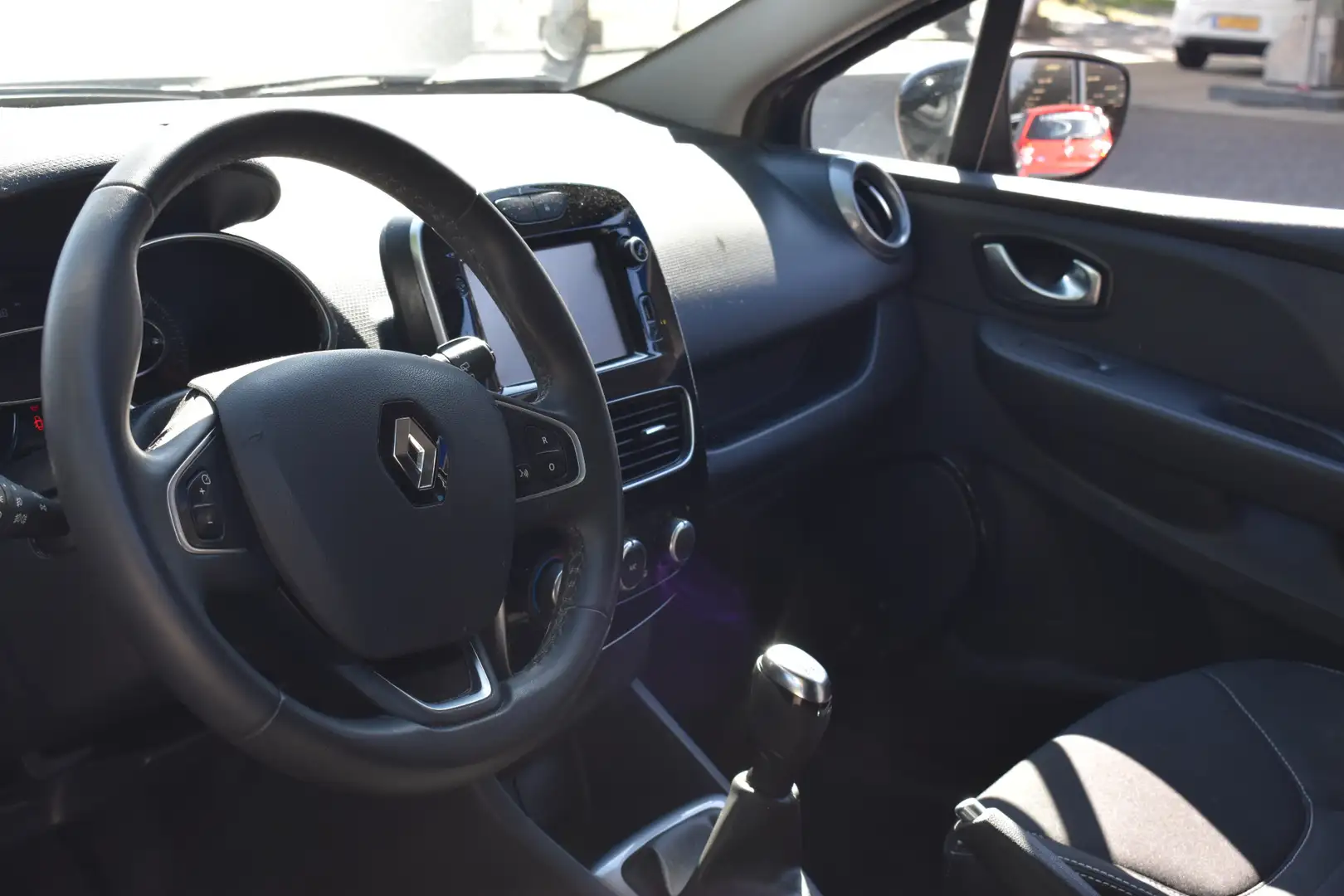 Renault Clio 0.9 TCe Limited Airco | Navigatie | 100% Onderhoud Noir - 2