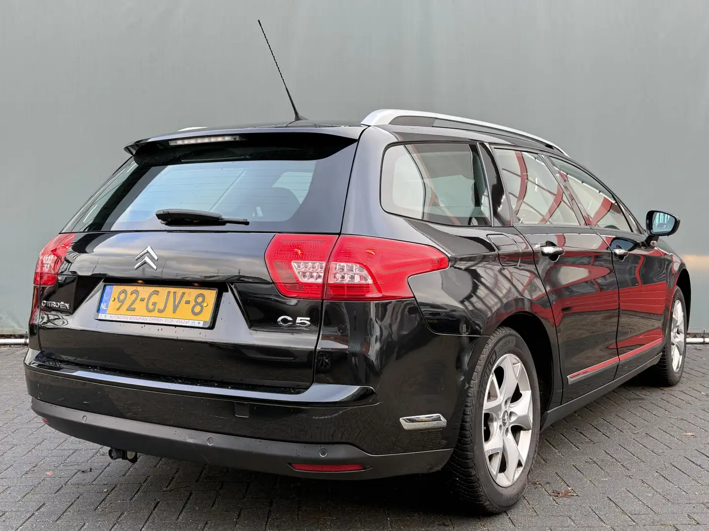 Citroen C5 Tourer BWJ 2008 2.0 16V 141 PK Comfort AUTOMAAT | Zwart - 2