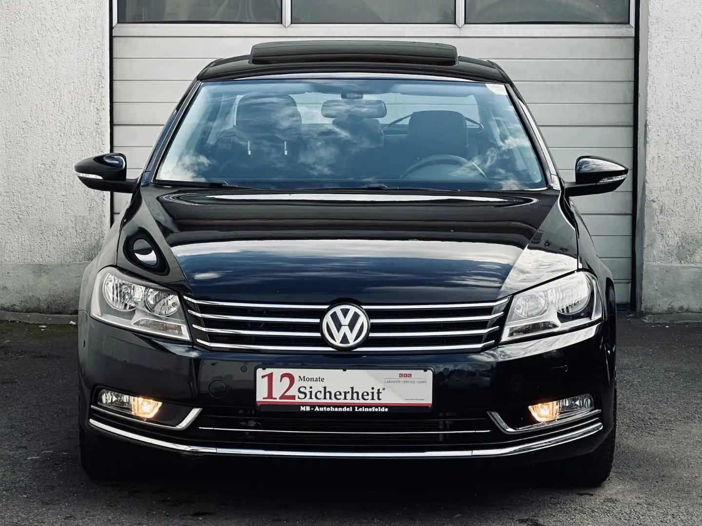 Volkswagen Passat 2.0 TDI Lim. Autom.*NAVI*SHZ*TEMPO*2.HD Schwarz - 2
