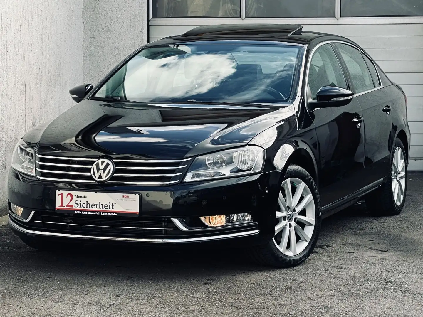 Volkswagen Passat 2.0 TDI Lim. Autom.*NAVI*SHZ*TEMPO*2.HD Schwarz - 1