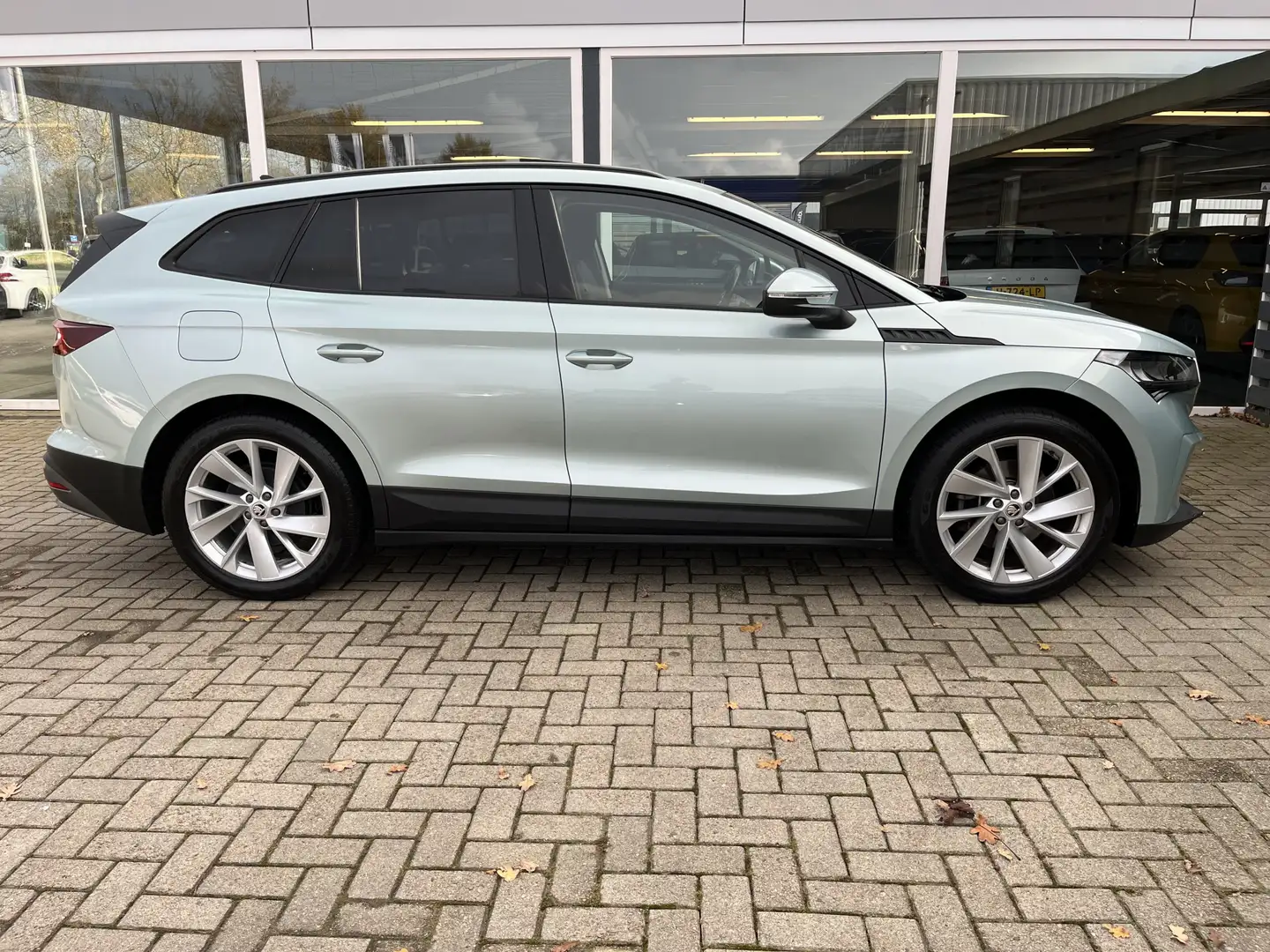 Skoda Enyaq iV 60 Leer / Schuif-kantel / Led / camera Gris - 2