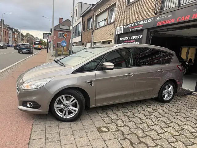 Ford S-Max 2.0 TDCi 150 ch — 7 places — 1er propriétaire — Kit hiver.