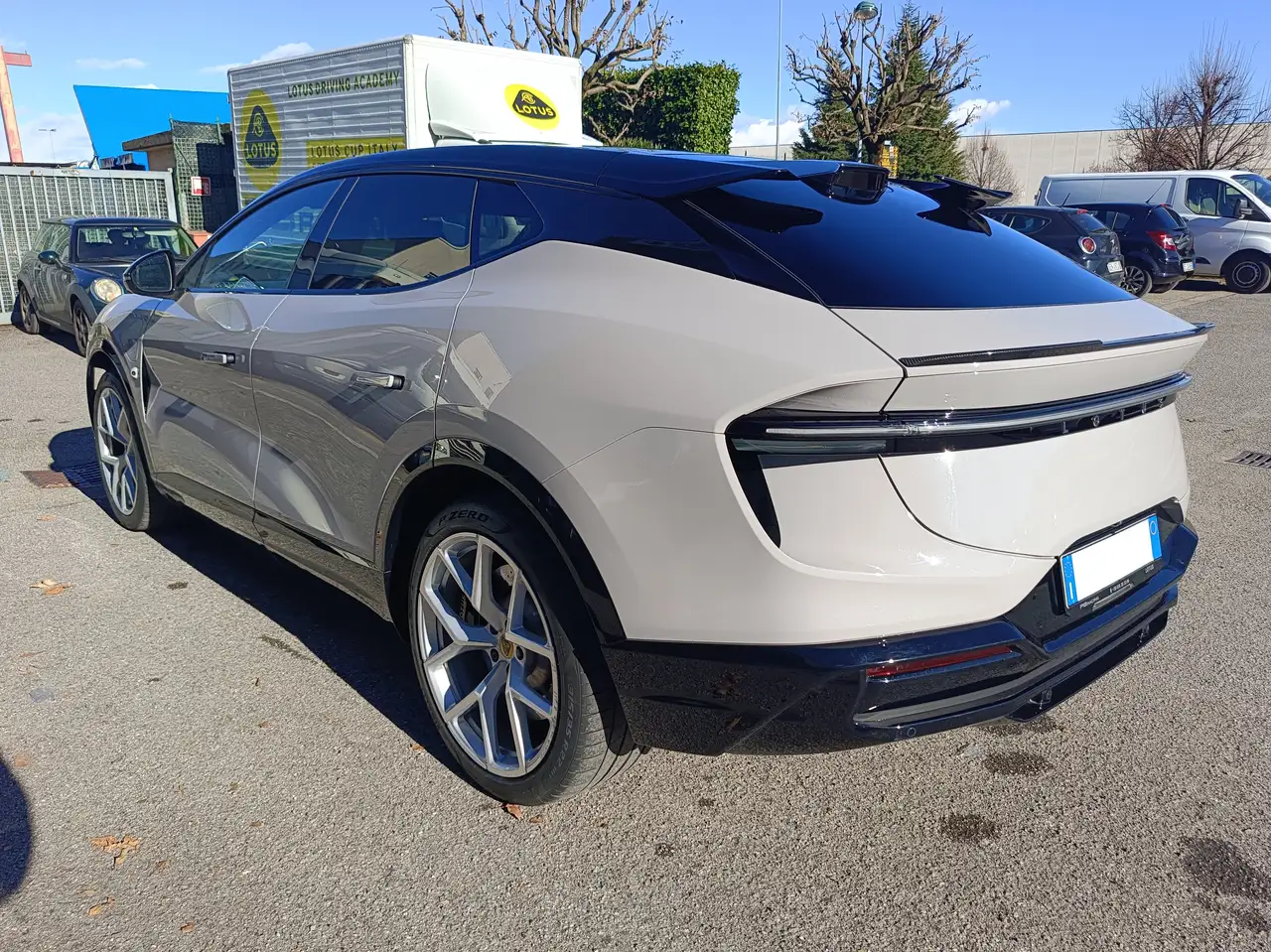 Lotus Eletre 2025