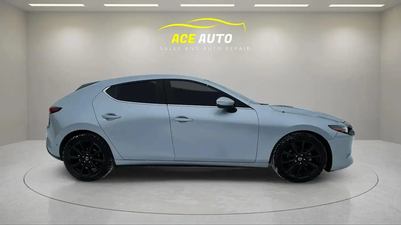 Mazda 3 снимка Mazda 3