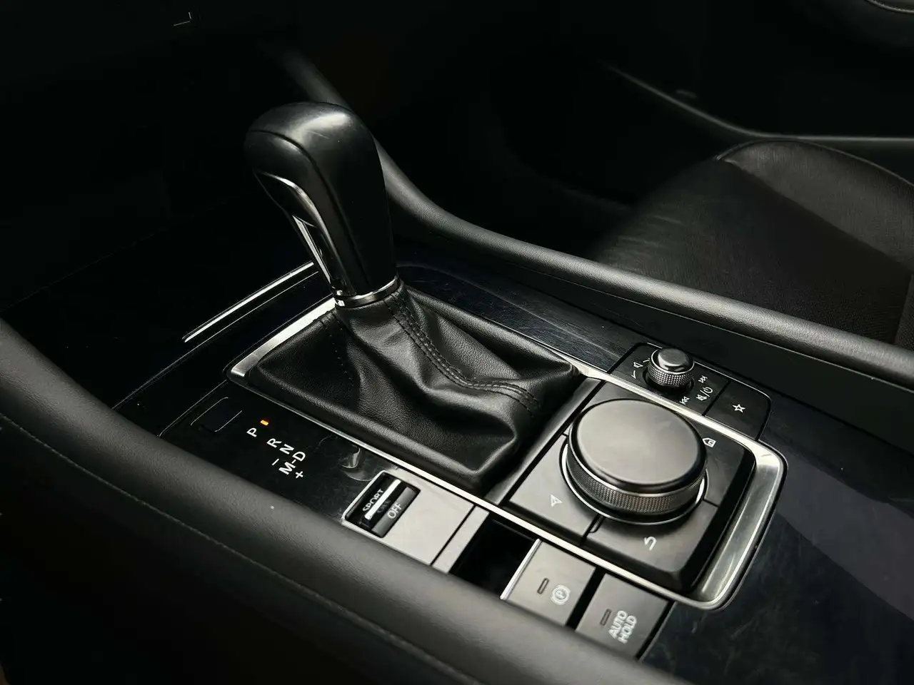 Mazda 3 снимка Mazda 3