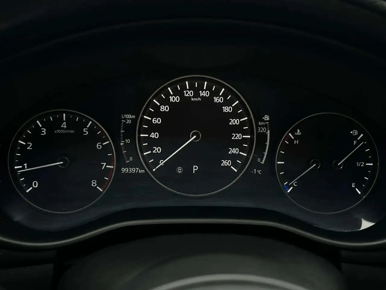 Mazda 3 снимка Mazda 3