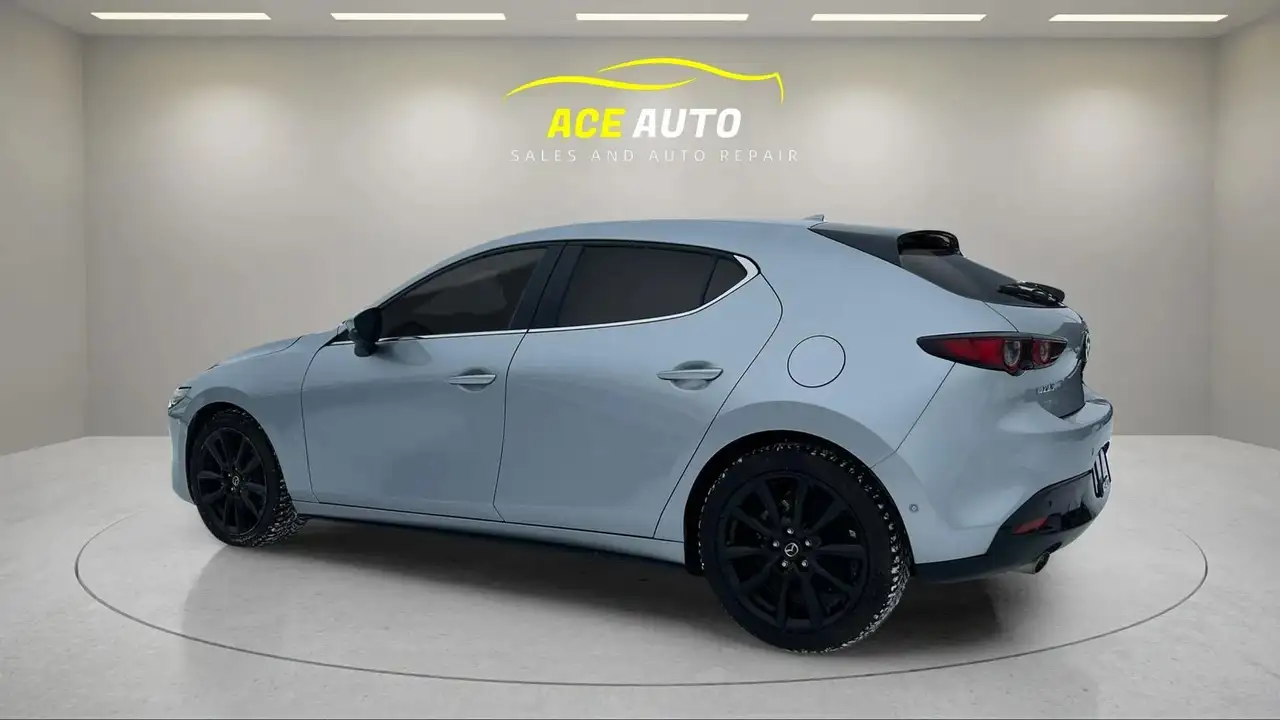 Mazda 3 снимка Mazda 3
