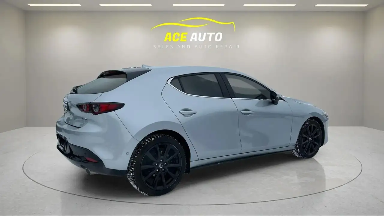 Mazda 3 снимка Mazda 3