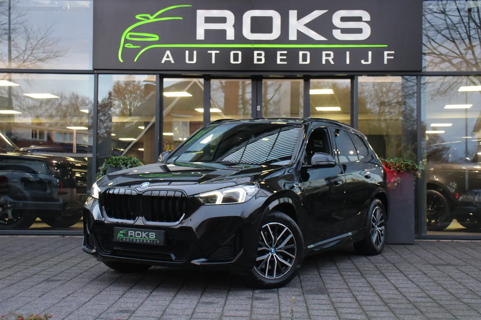BMW X1 xDrive30e M Sportpakket Shadowline Navi/Camera/Key Schwarz - 1