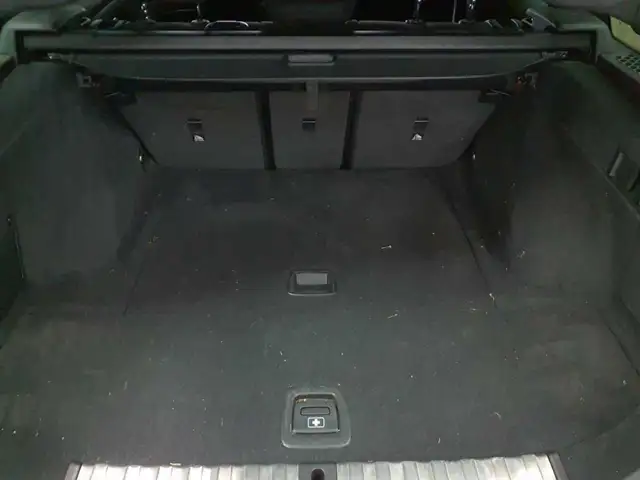 BMW 3 Series view 15