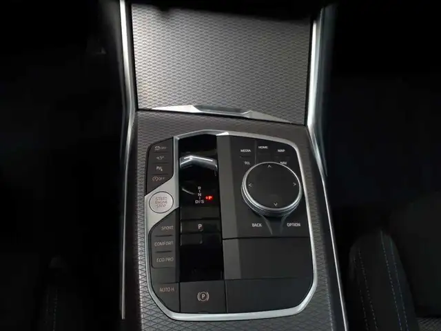 BMW 3 Series view 10