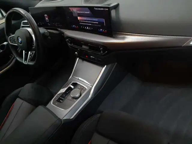 BMW 3 Series view 9