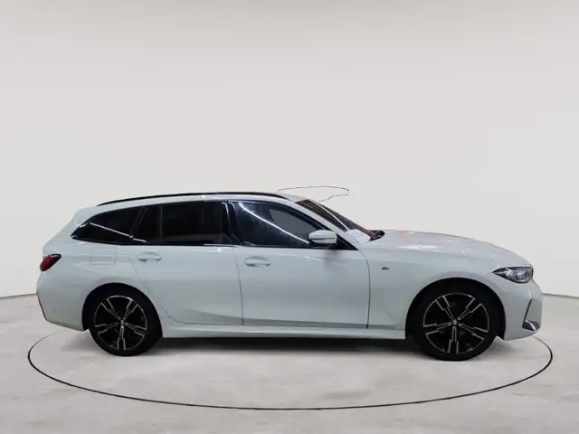BMW 3 Series view 3