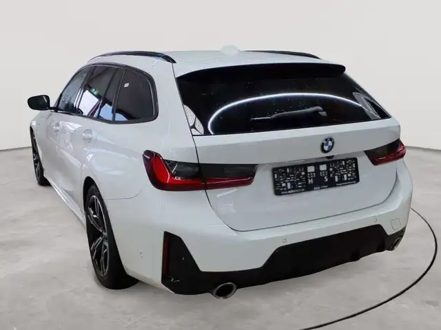 BMW 3 Series view 5