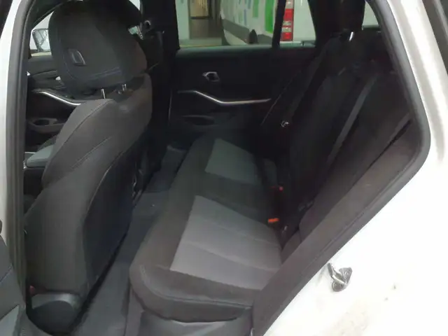 BMW 3 Series view 13