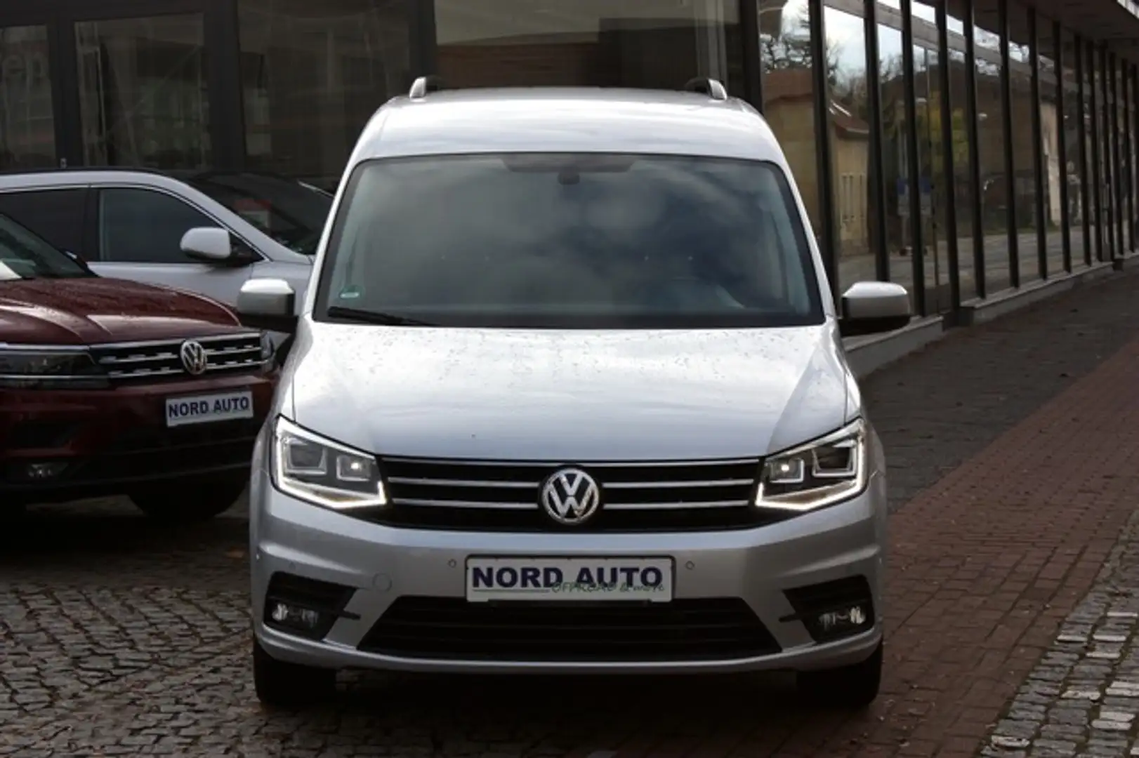 Volkswagen Caddy Comfort 2.0Tdi Autom. Navi/Pdc/Sitzhzg/Ahk Argent - 2