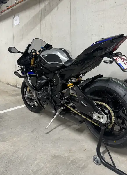 Yamaha YZF-R1 - foto 4