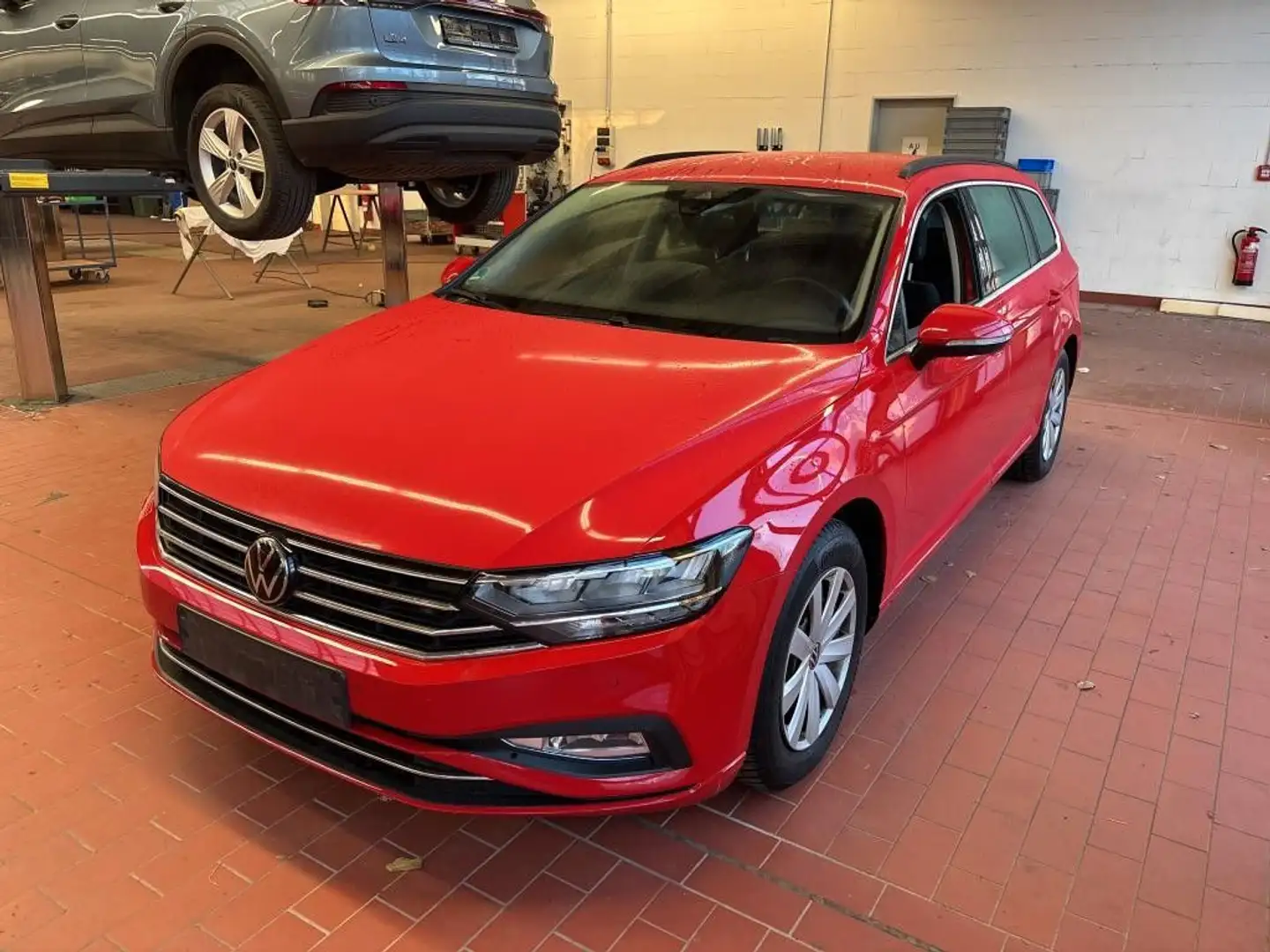 Volkswagen Passat Variant Business 2.0TDI DSG Navi ACC AHK Rouge - 1