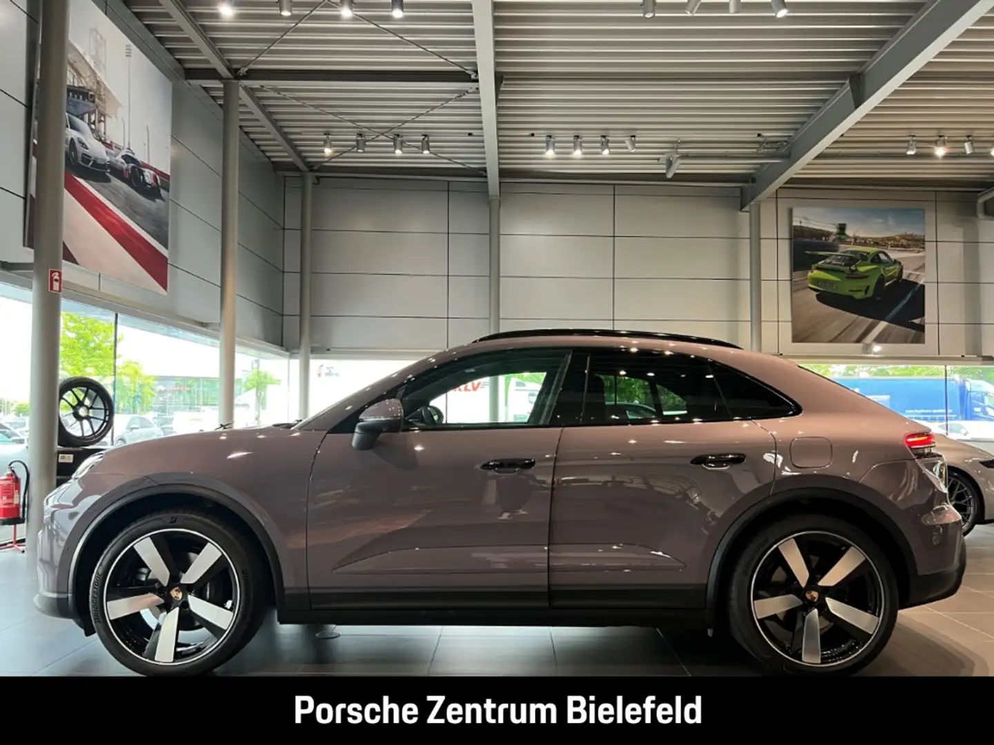 Porsche Macan 4 BOSE Luftfederung Panorama Surround-View Violet - 2