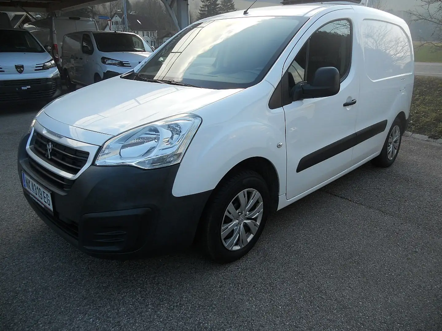 Peugeot Partner Business BHDI 100 Weiß - 1