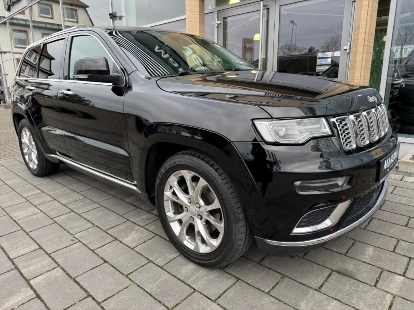 Jeep Grand Cherokee 3.0 CRD Summit Luftfederung El. Panodach Navi Memo Schwarz - 2