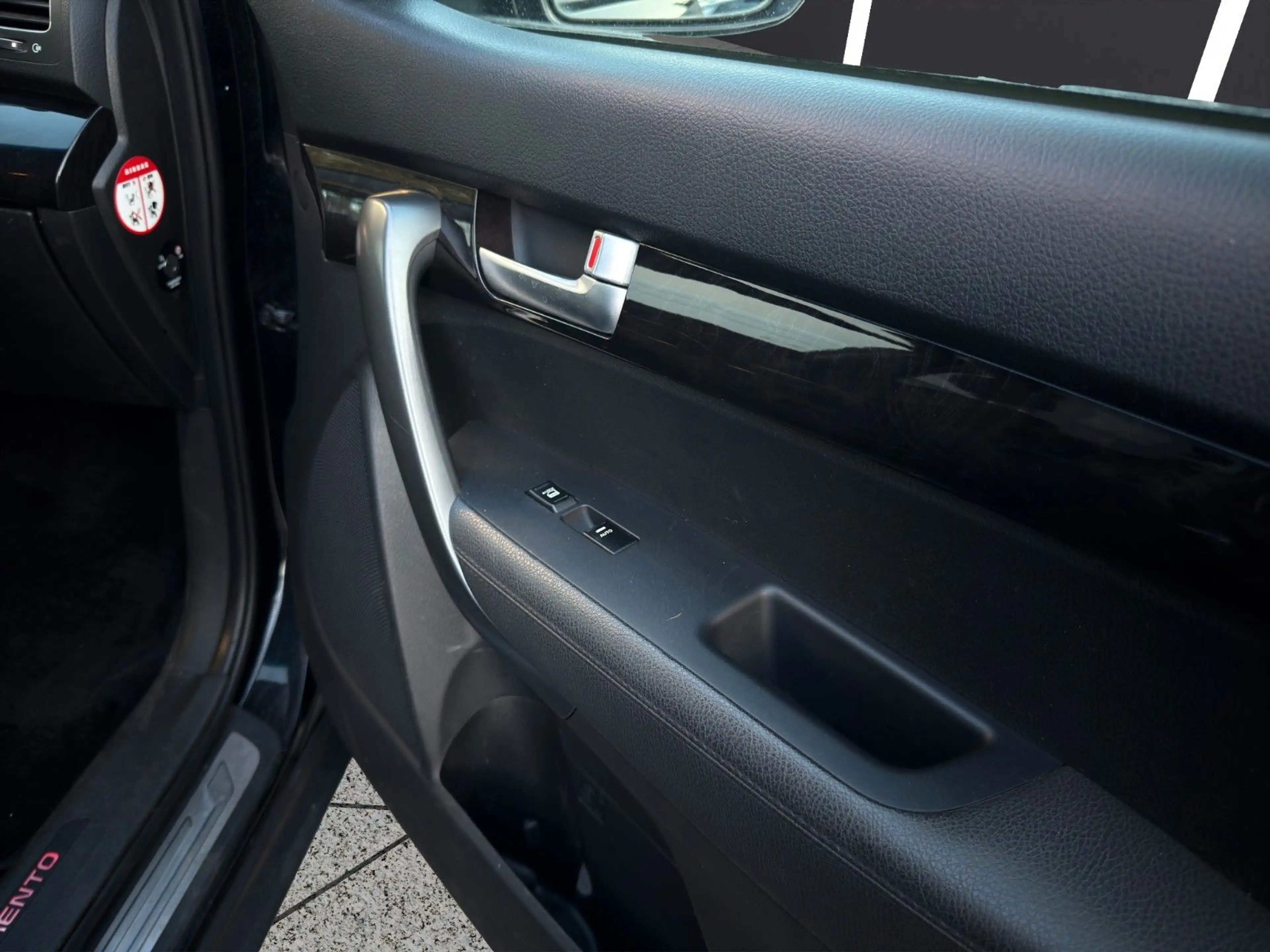 Kia Sorento Vision 4WD 2,2, AHK,KLIMA,SHZ,KAM — photo 15