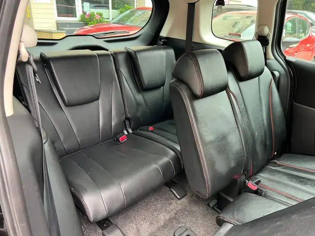 Mazda Mazda5 view 13