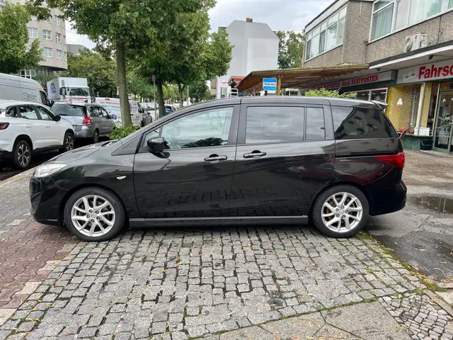 Mazda Mazda5 view 3