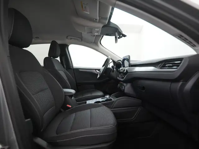 Ford Kuga view 3