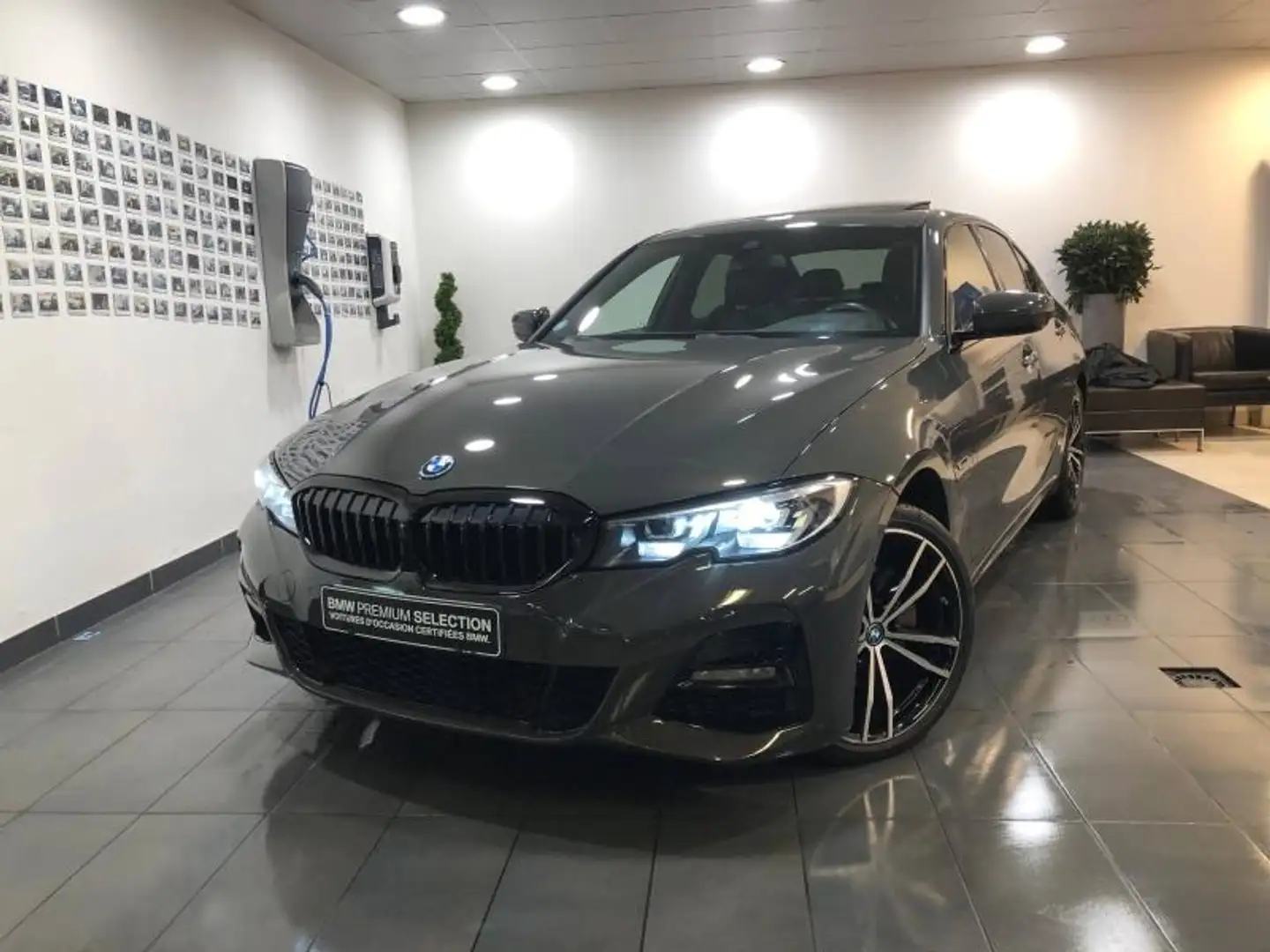 BMW 320 320eA 204ch M Sport Gris - 1
