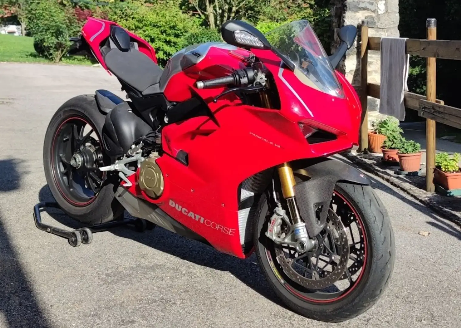 Ducati Panigale V4 S Rojo - 1