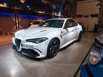 Giulia Quadrifoglio*NO OPF*GRAIL*SERVICE NEU*KOSHI CARBON*TÜV 10/27