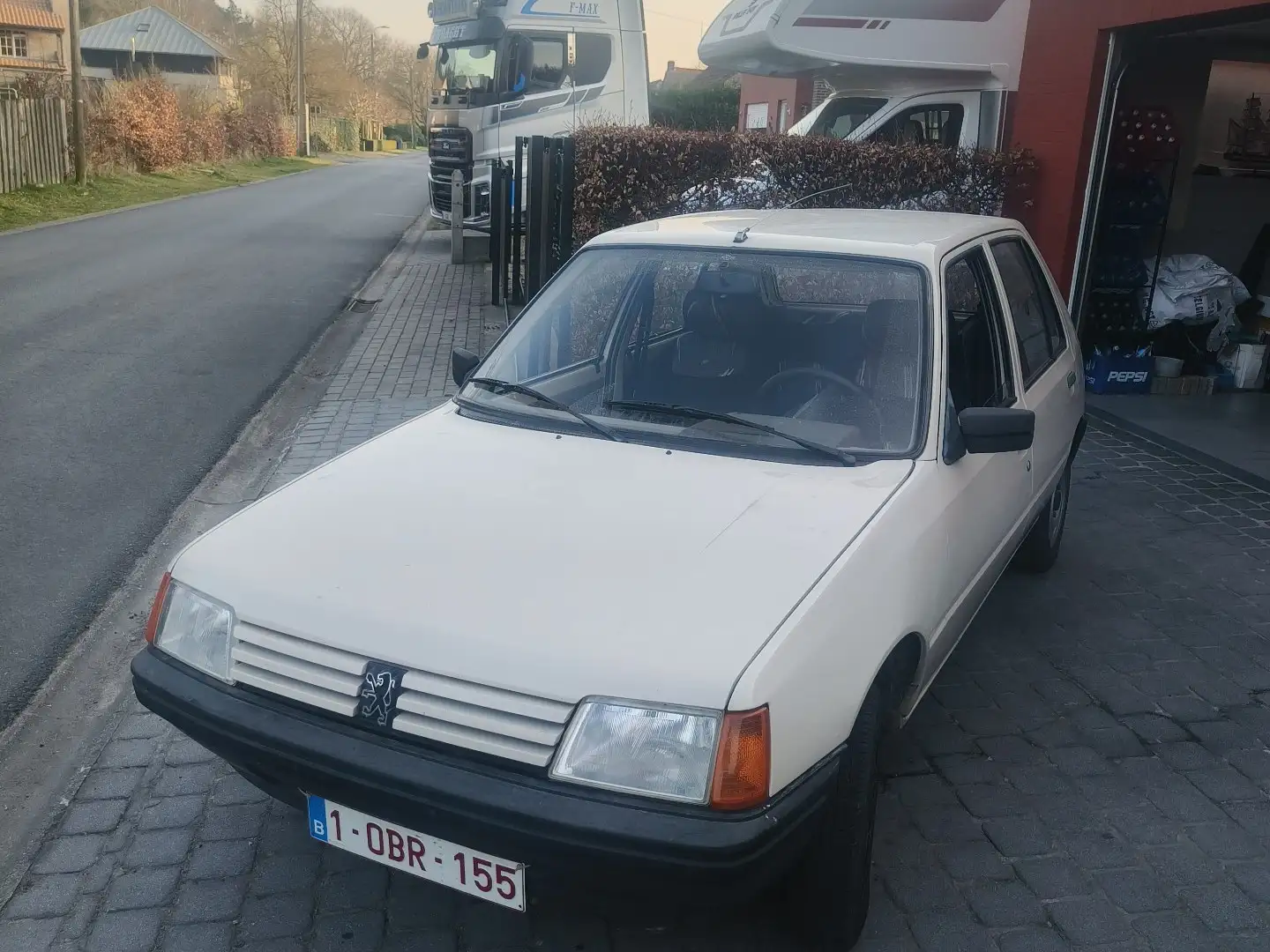 Peugeot 205 - 1