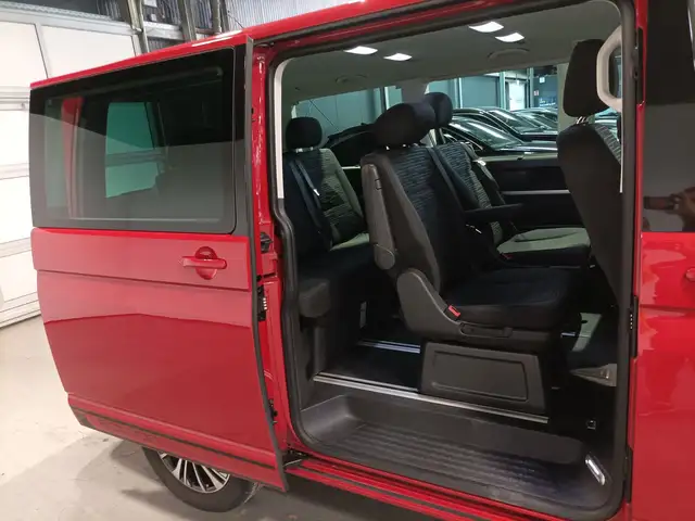Volkswagen Multivan view 15