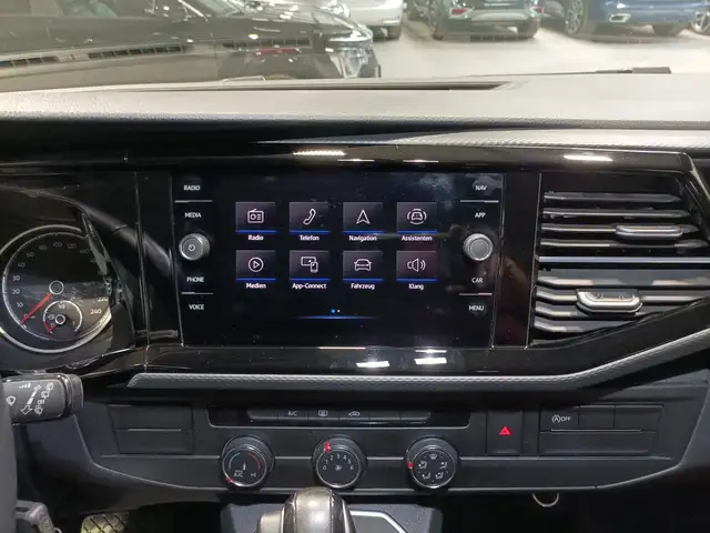 Volkswagen Multivan view 12