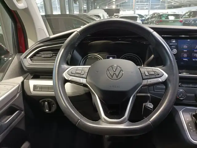 Volkswagen Multivan view 10