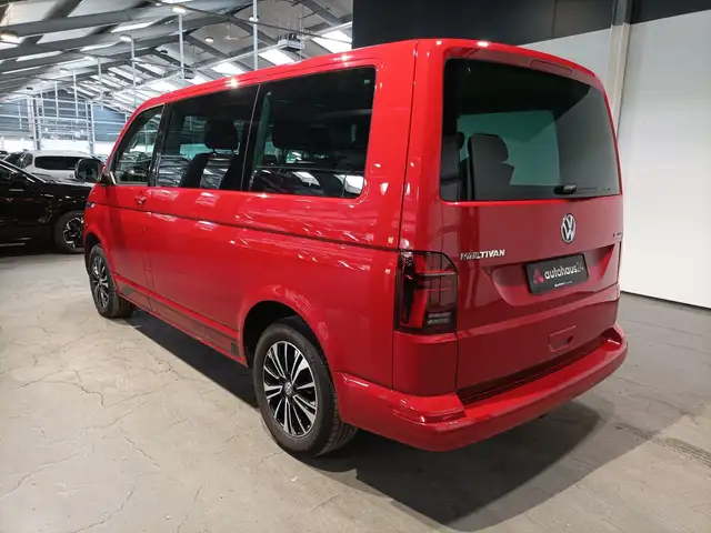 Volkswagen Multivan view 4