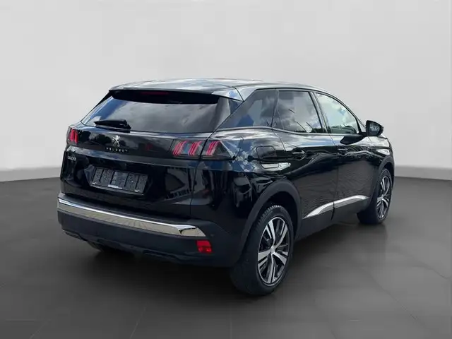 Peugeot 3008 view 5